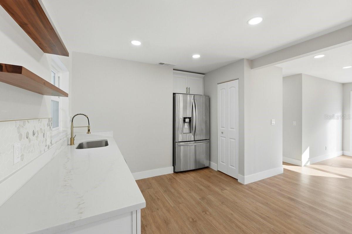 Image 10 of 39 For 330 Montana Avenue