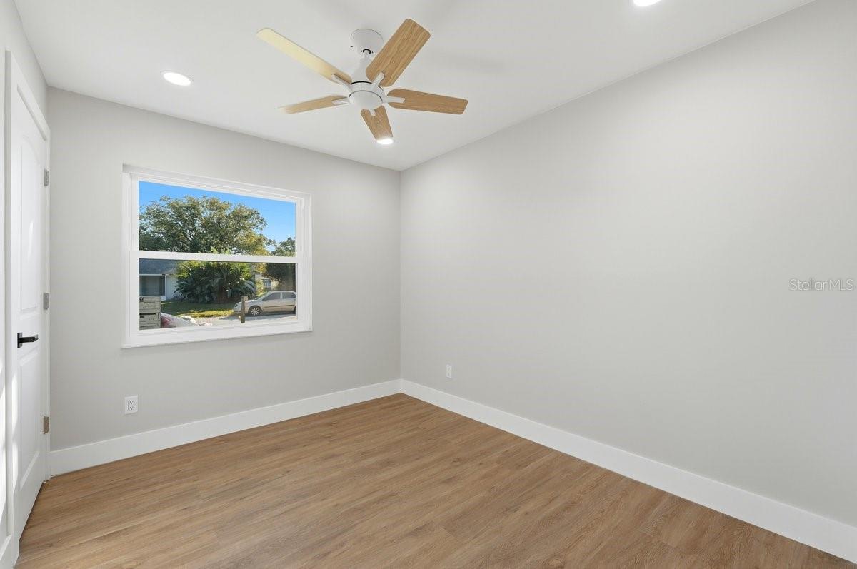 Image 21 of 39 For 330 Montana Avenue