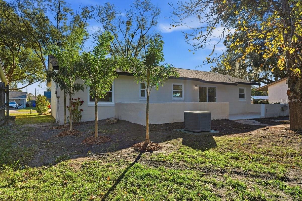 Image 24 of 39 For 330 Montana Avenue