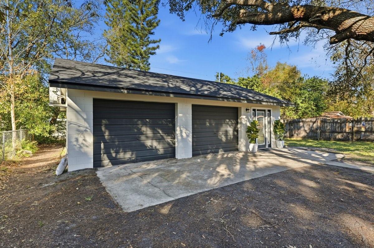 Image 28 of 39 For 330 Montana Avenue