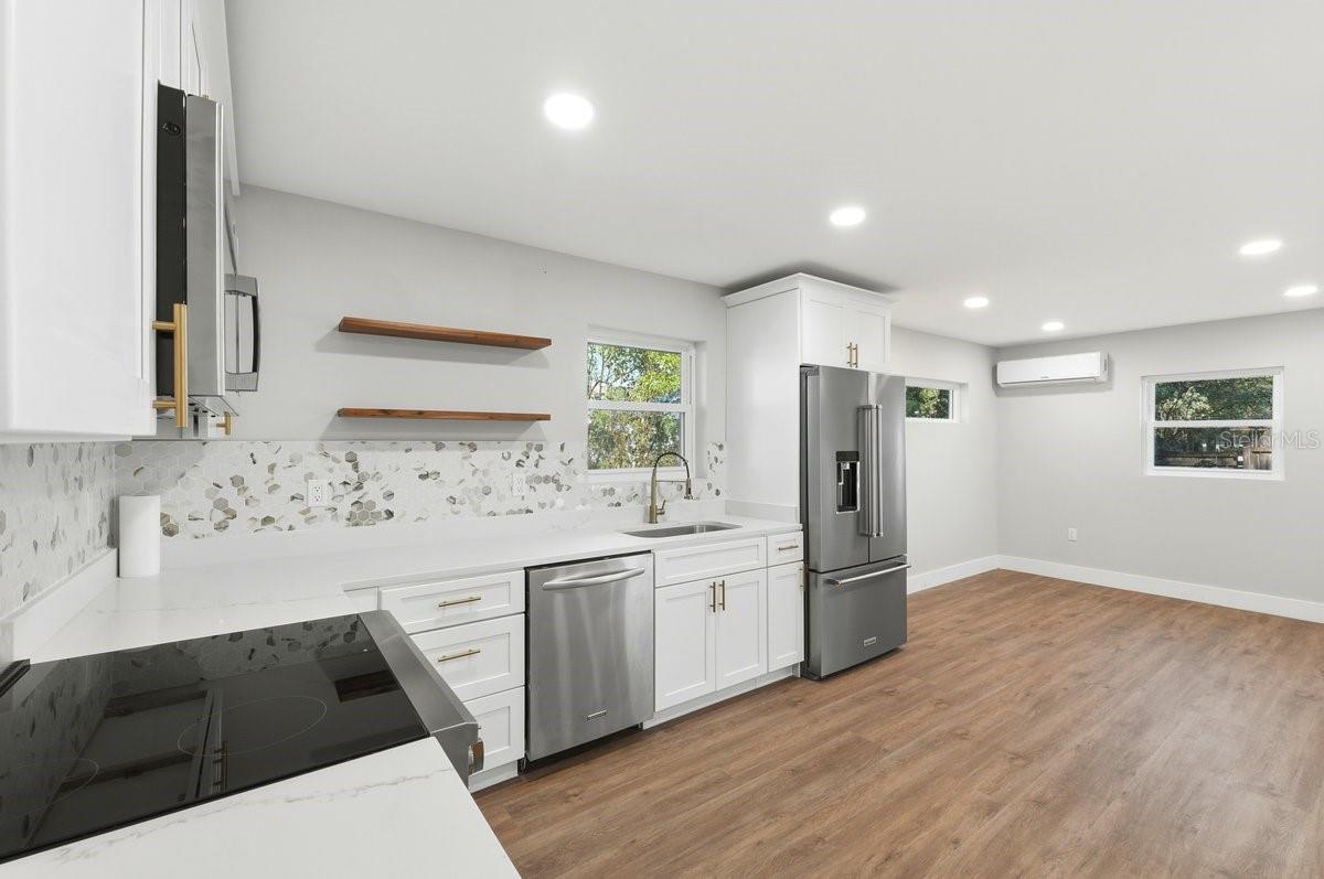 Image 33 of 39 For 330 Montana Avenue