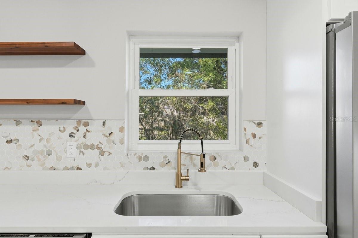 Image 34 of 39 For 330 Montana Avenue