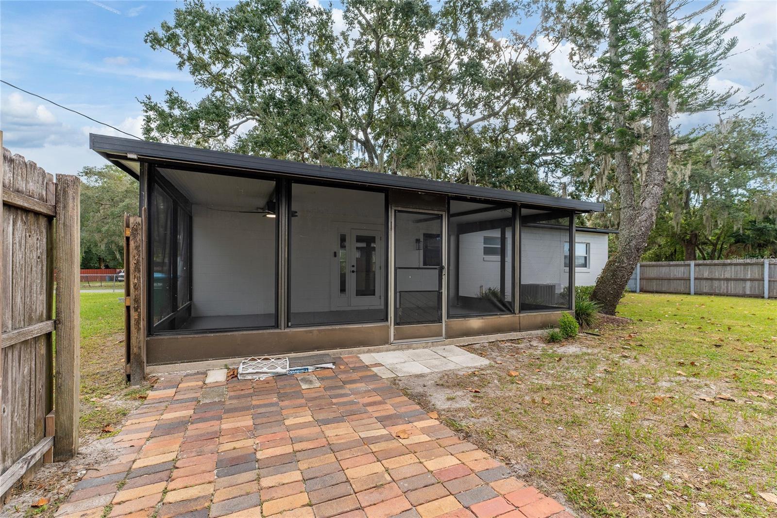 Image 17 of 19 For 1246 Oleander Street