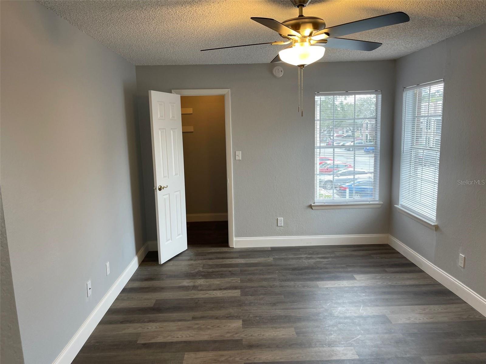 Image 17 of 32 For 5500 Devonbriar Way 212