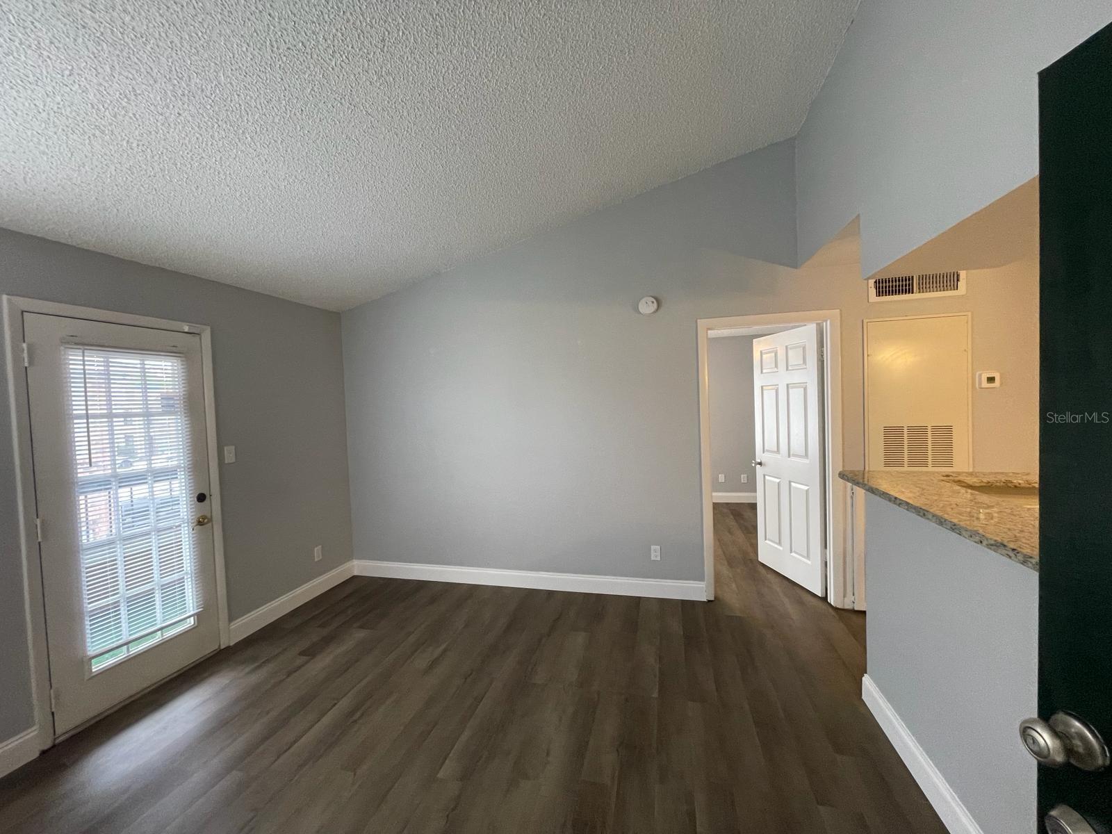 Image 19 of 32 For 5500 Devonbriar Way 212