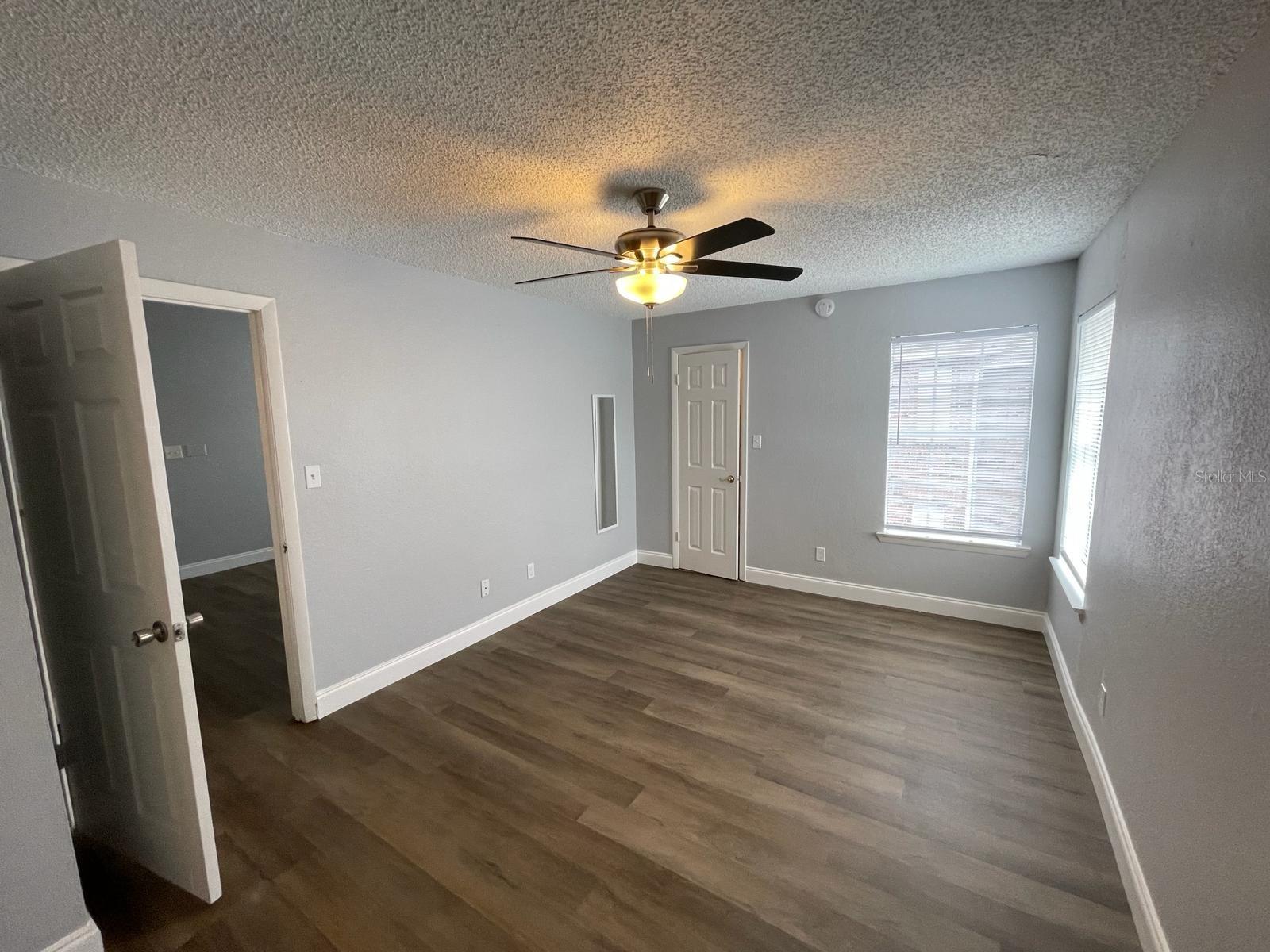 Image 21 of 32 For 5500 Devonbriar Way 212