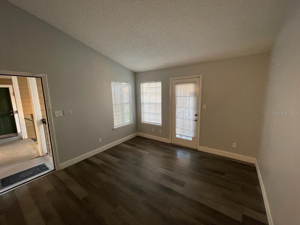 Image 8 of 32 For 5500 Devonbriar Way 212