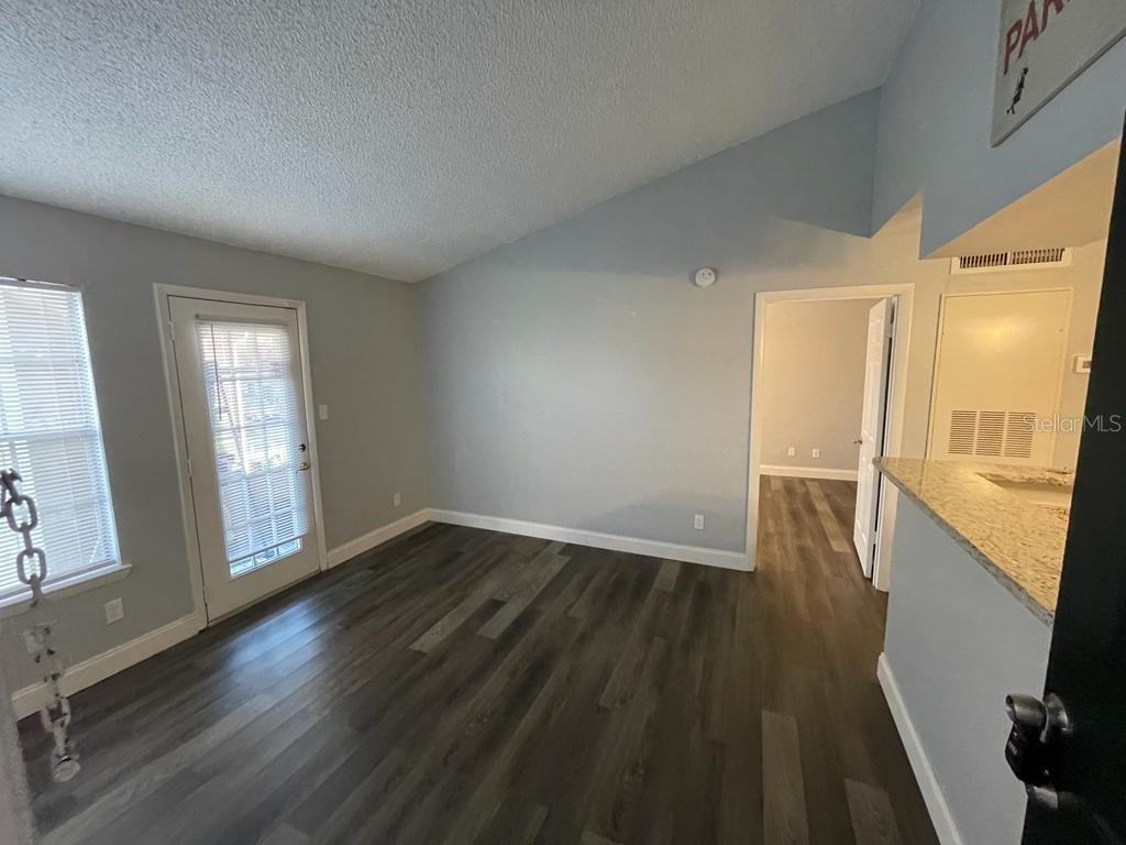 Image 9 of 32 For 5500 Devonbriar Way 212