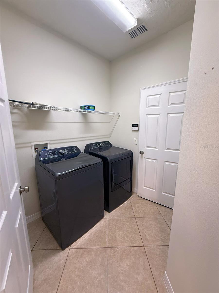 Image 21 of 25 For 9253 Edenshire Circle