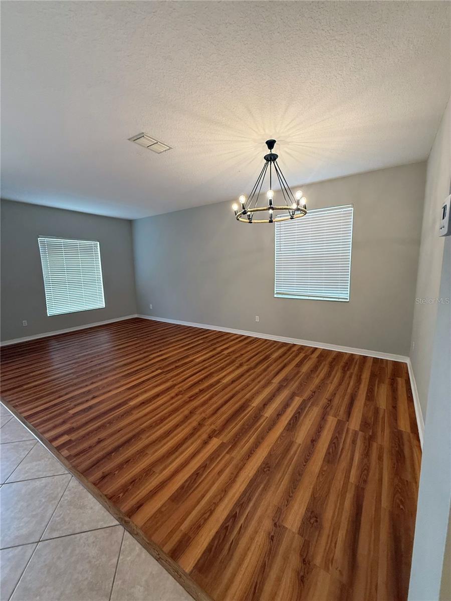 Image 4 of 25 For 9253 Edenshire Circle