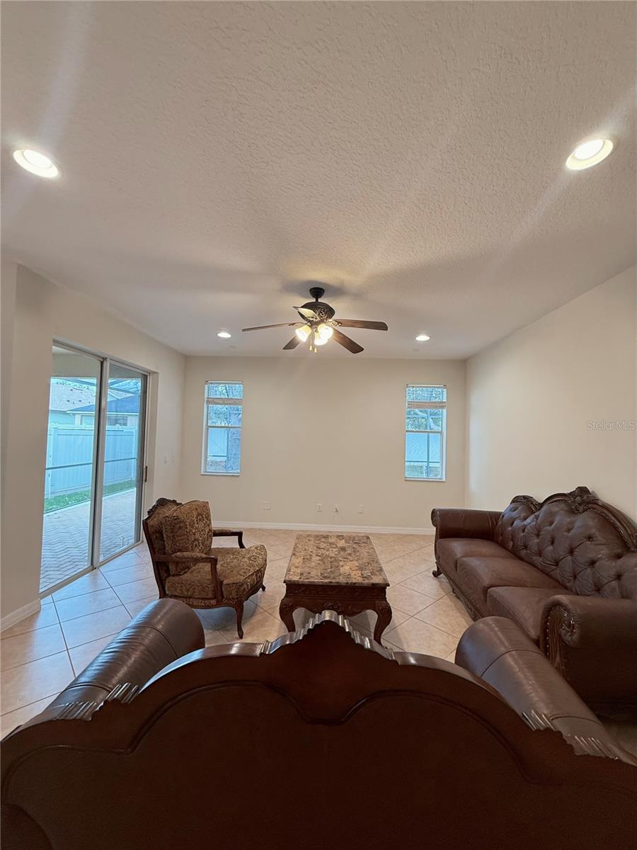 Image 8 of 25 For 9253 Edenshire Circle