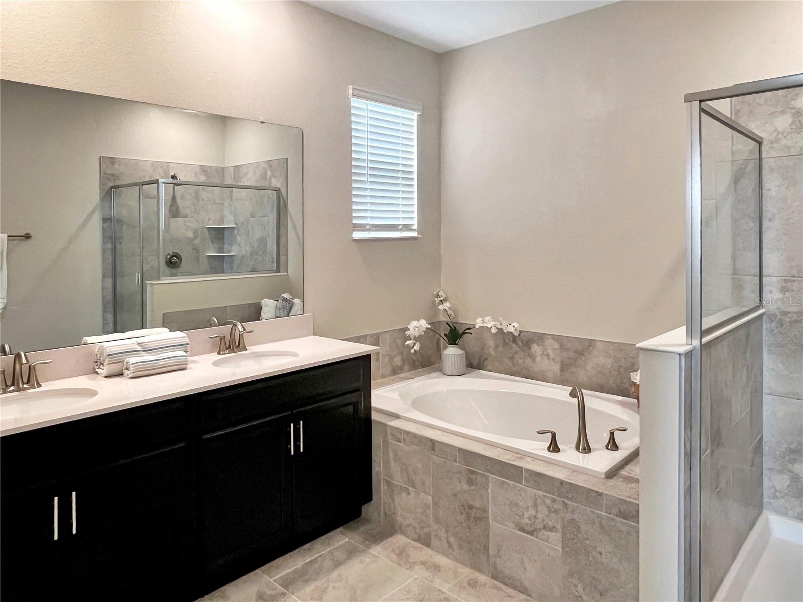 Image 10 of 35 For 2155 Camden Loop