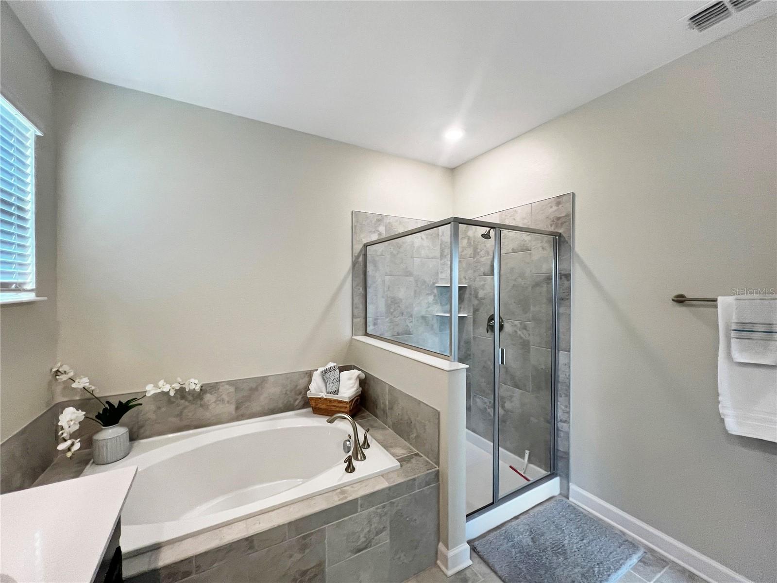 Image 17 of 35 For 2155 Camden Loop