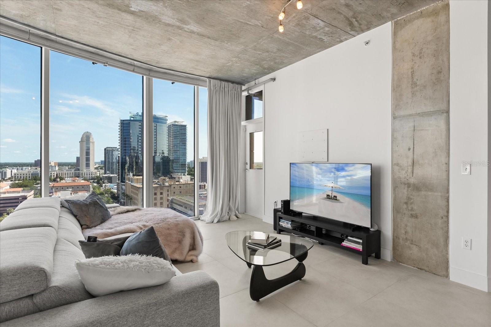 Image 13 of 45 For 155 Court Avenue 1316