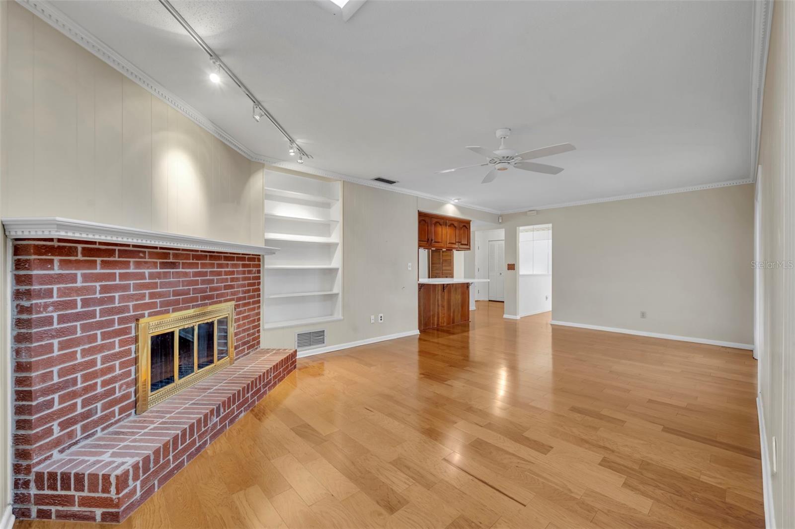 Image 10 of 26 For 761 Goldwater Court