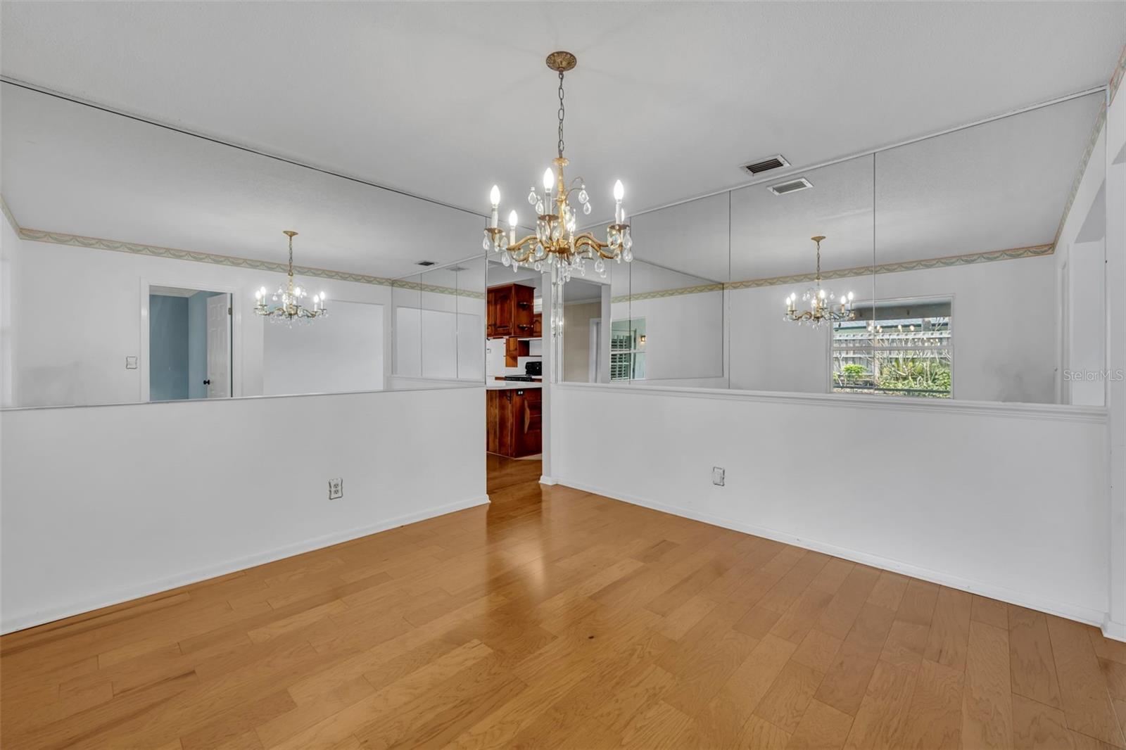 Image 7 of 26 For 761 Goldwater Court