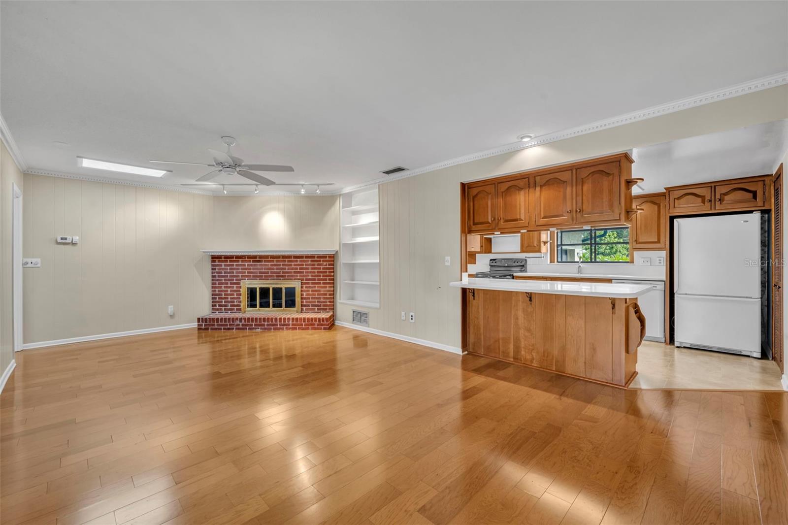 Image 9 of 26 For 761 Goldwater Court