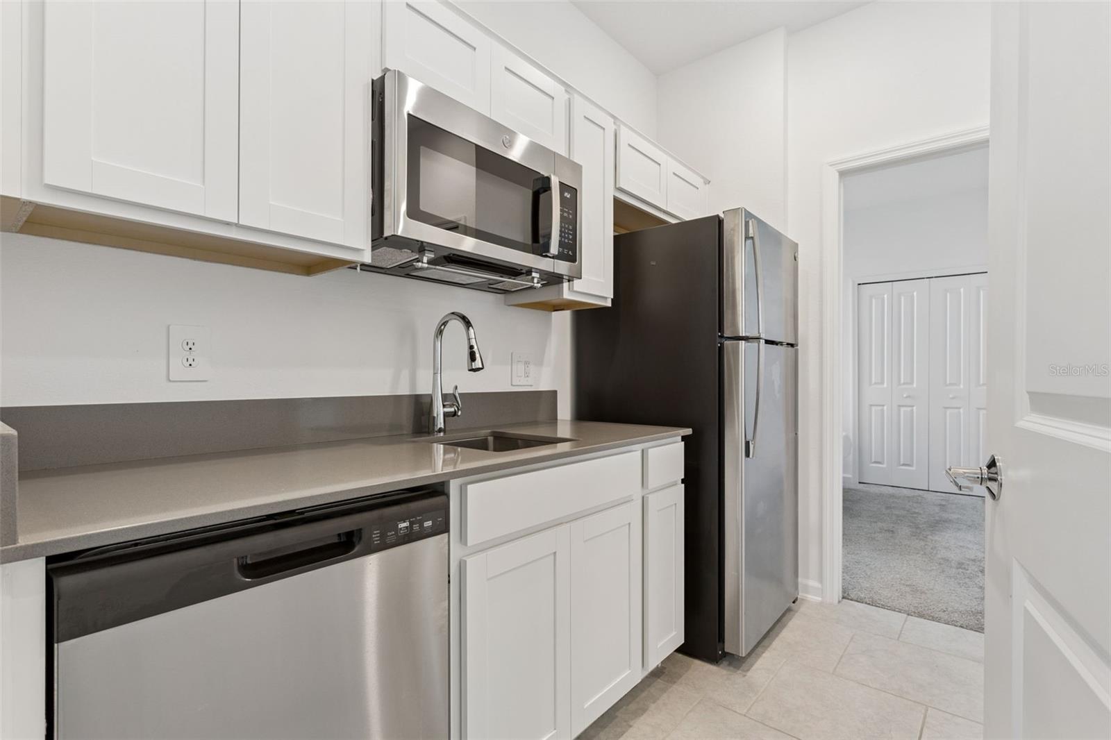 Image 18 of 40 For 26340 Feathergrass Circle