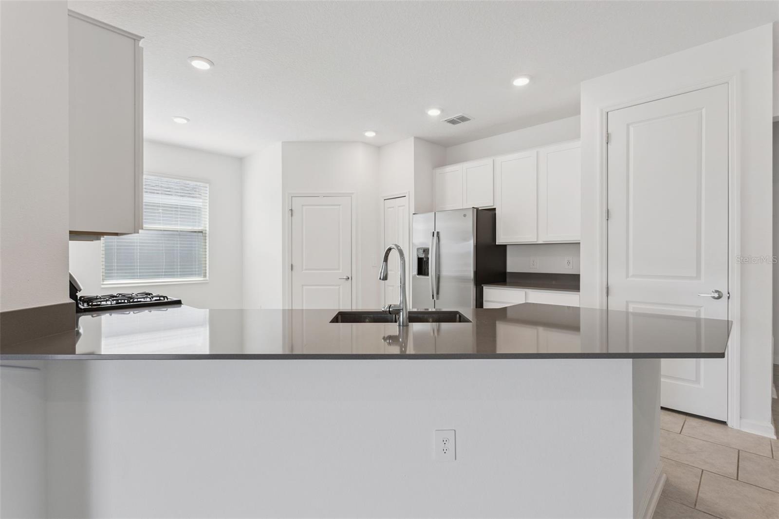 Image 6 of 40 For 26340 Feathergrass Circle