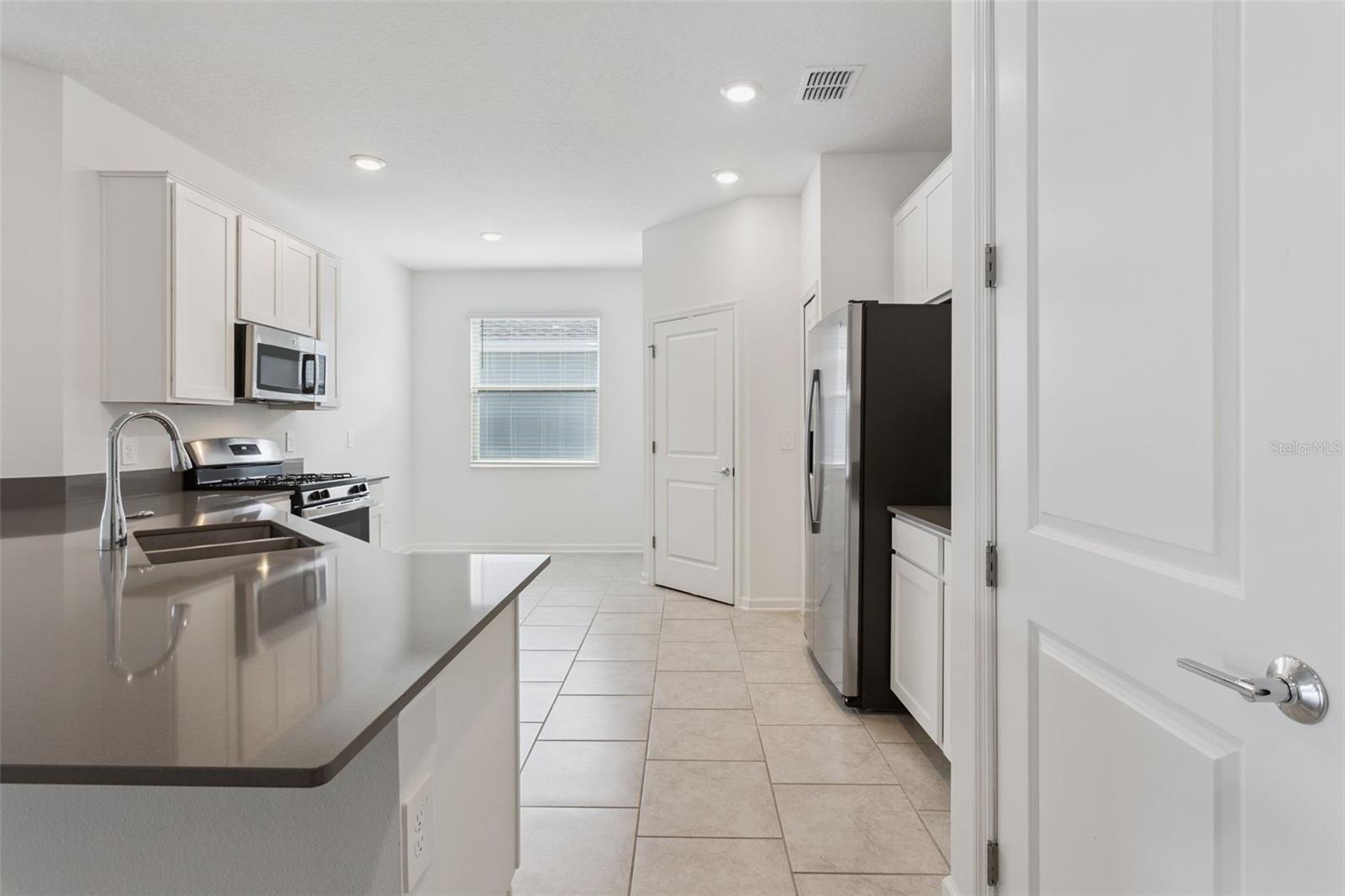 Image 7 of 40 For 26340 Feathergrass Circle