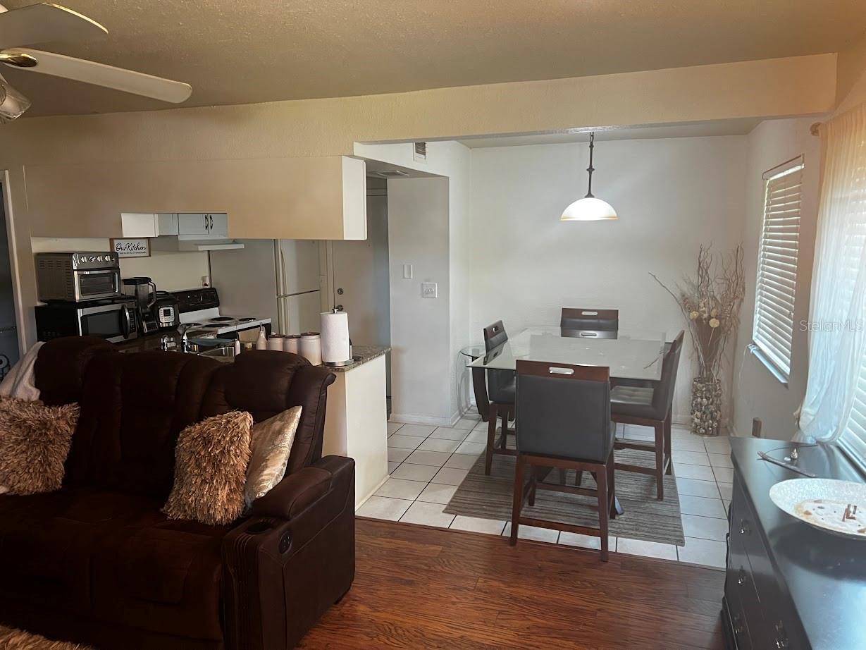 Image 4 of 20 For 4251 Pinebark Avenue 3