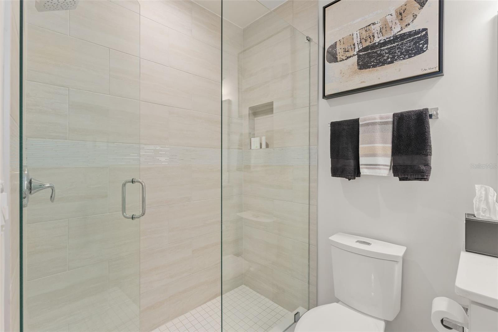 Image 10 of 42 For 131 Oak Laurel Drive