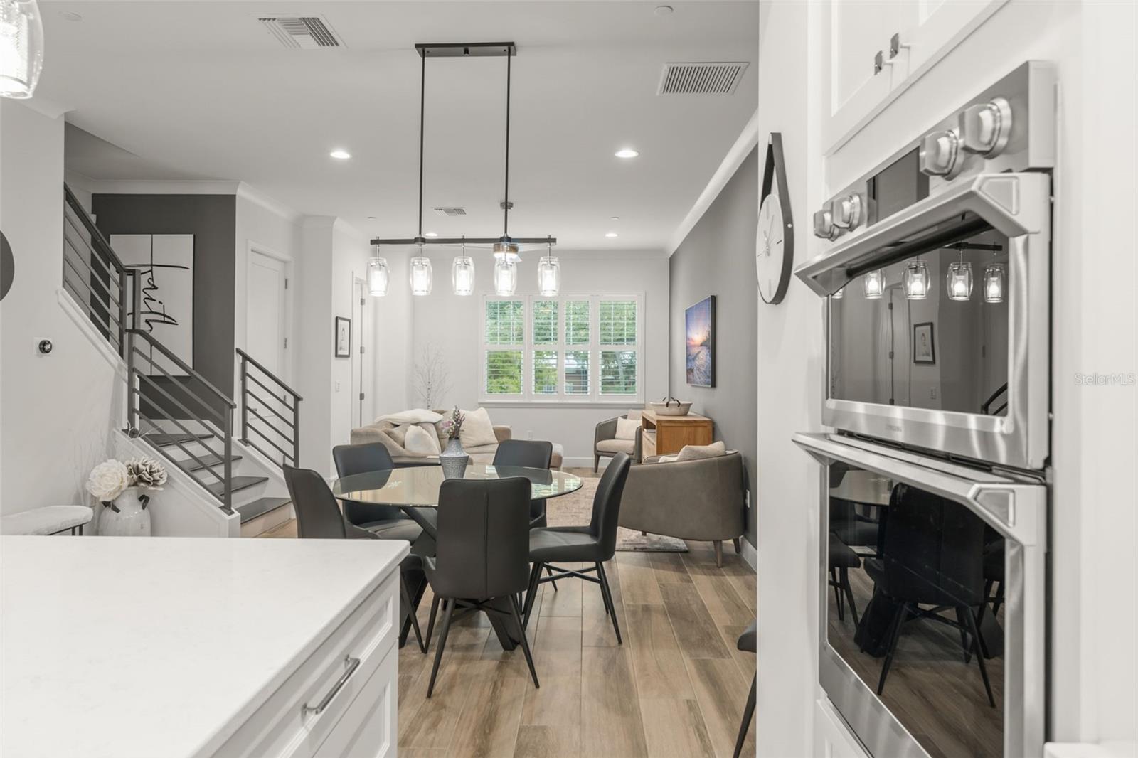 Image 19 of 42 For 131 Oak Laurel Drive