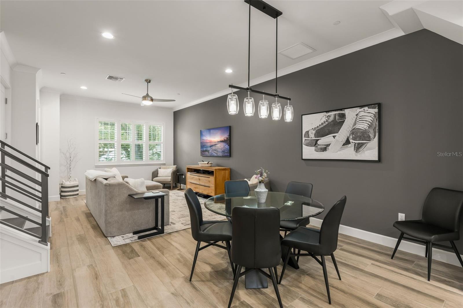 Image 20 of 42 For 131 Oak Laurel Drive