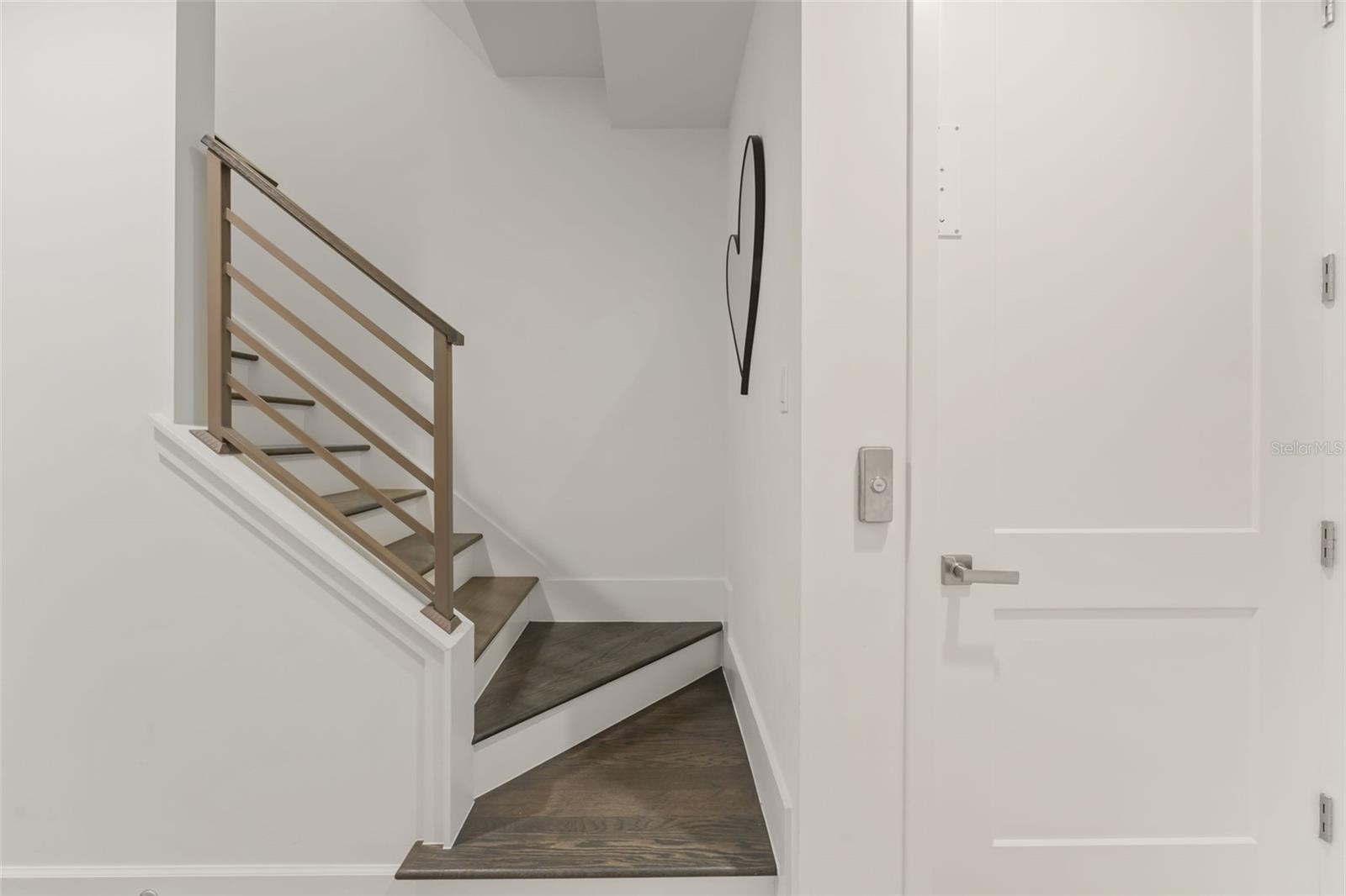 Image 4 of 42 For 131 Oak Laurel Drive