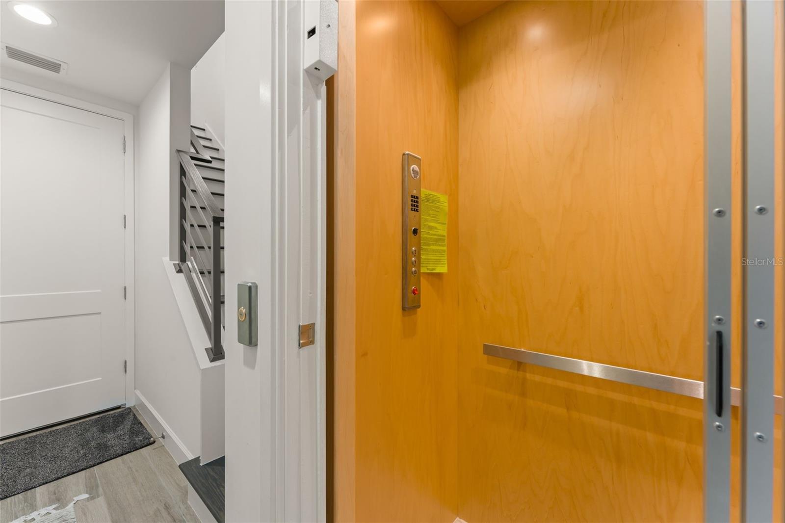 Image 5 of 42 For 131 Oak Laurel Drive