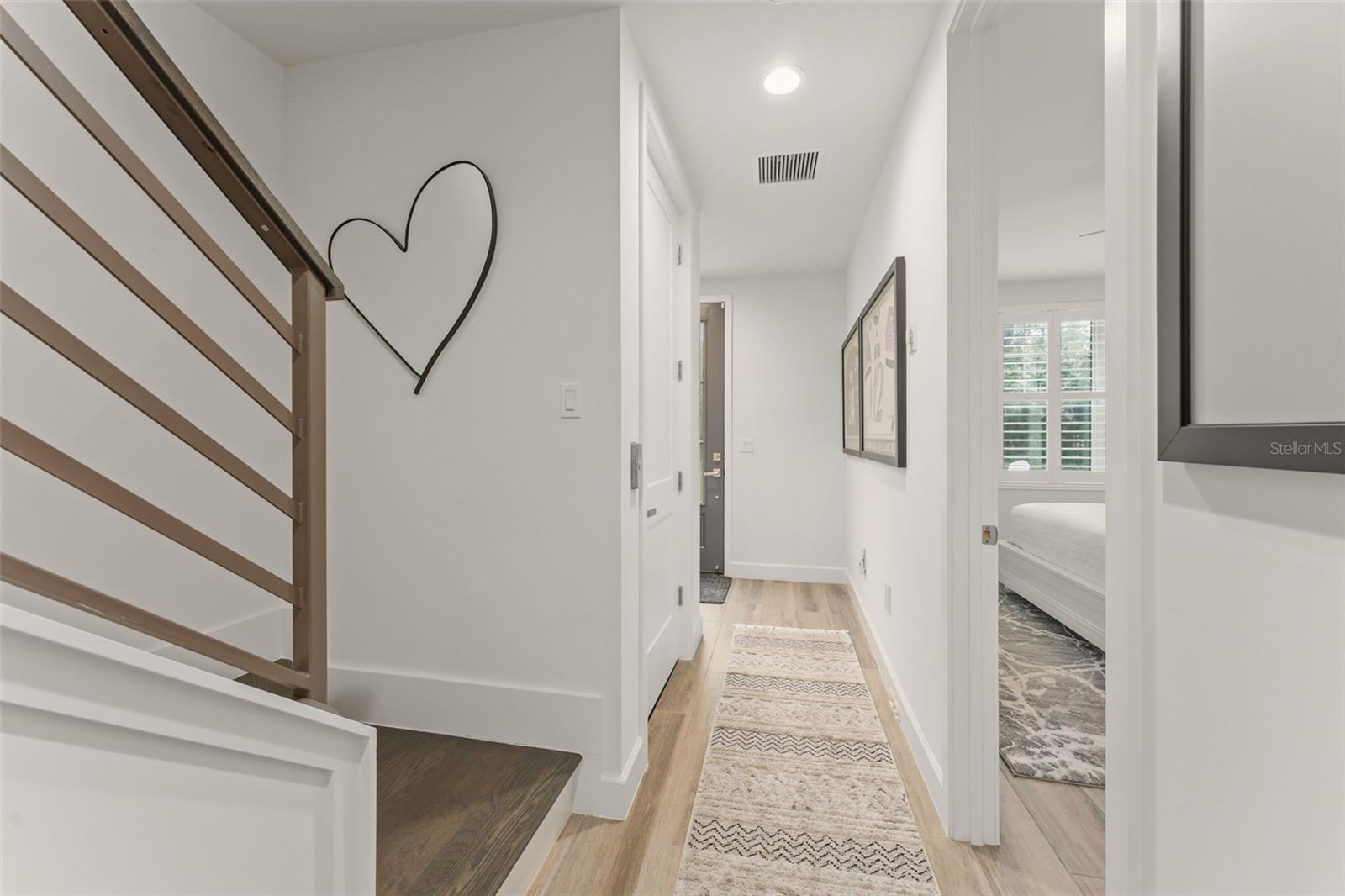 Image 6 of 42 For 131 Oak Laurel Drive