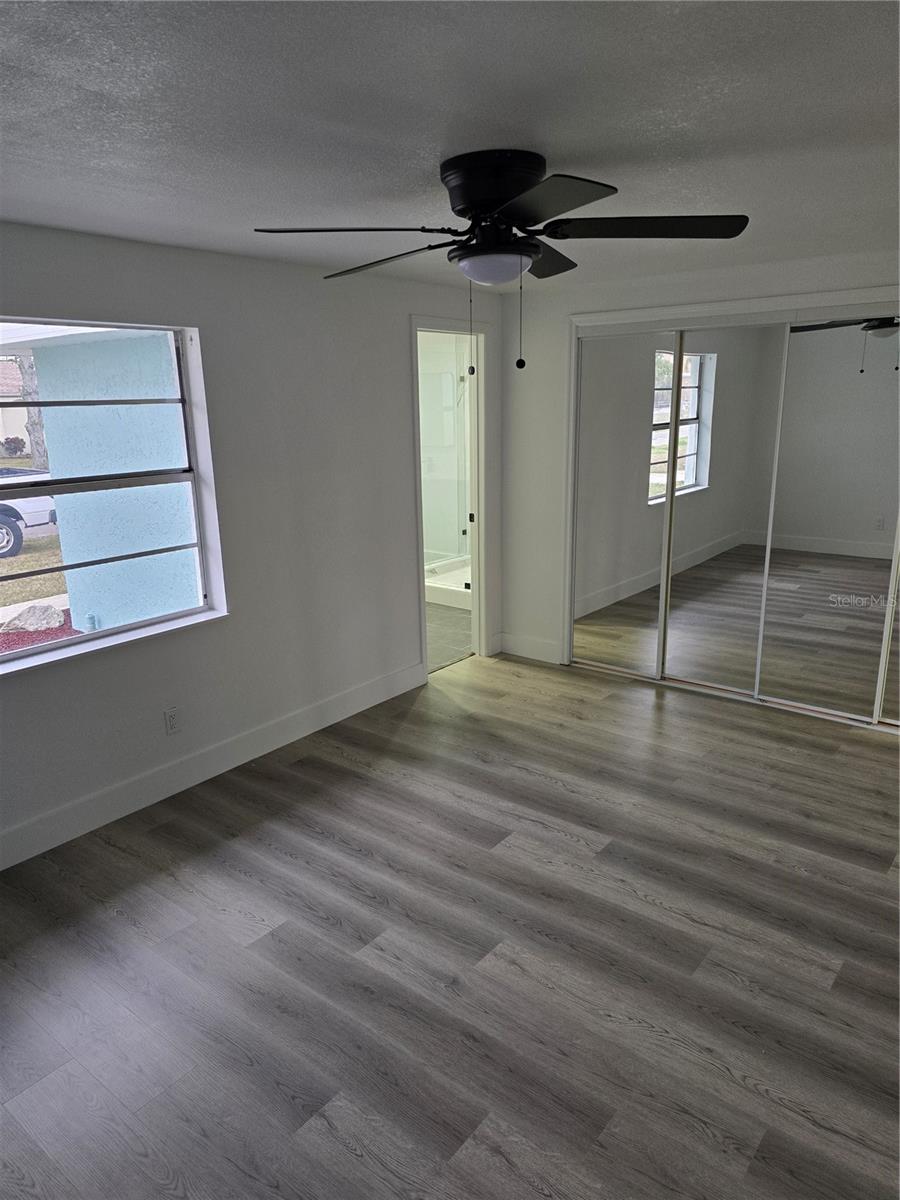 Image 14 of 25 For 13737 Michelle Avenue