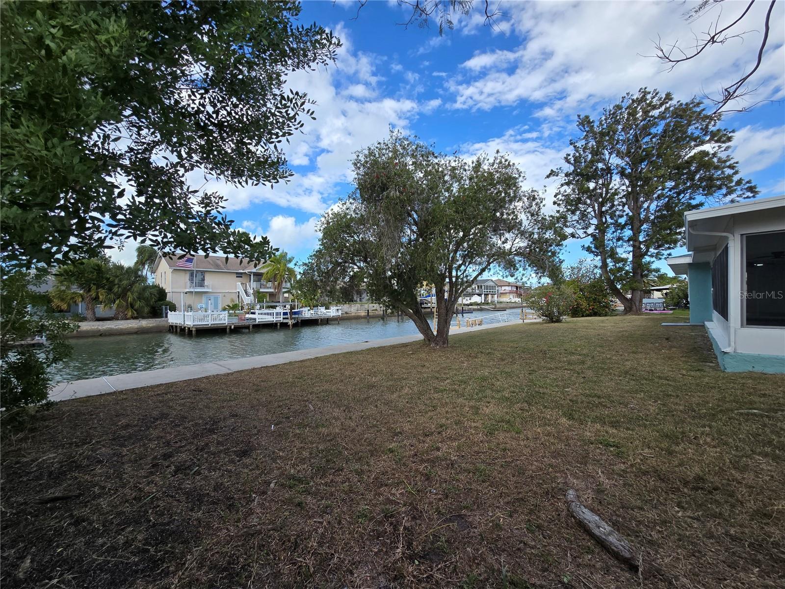 Image 22 of 25 For 13737 Michelle Avenue