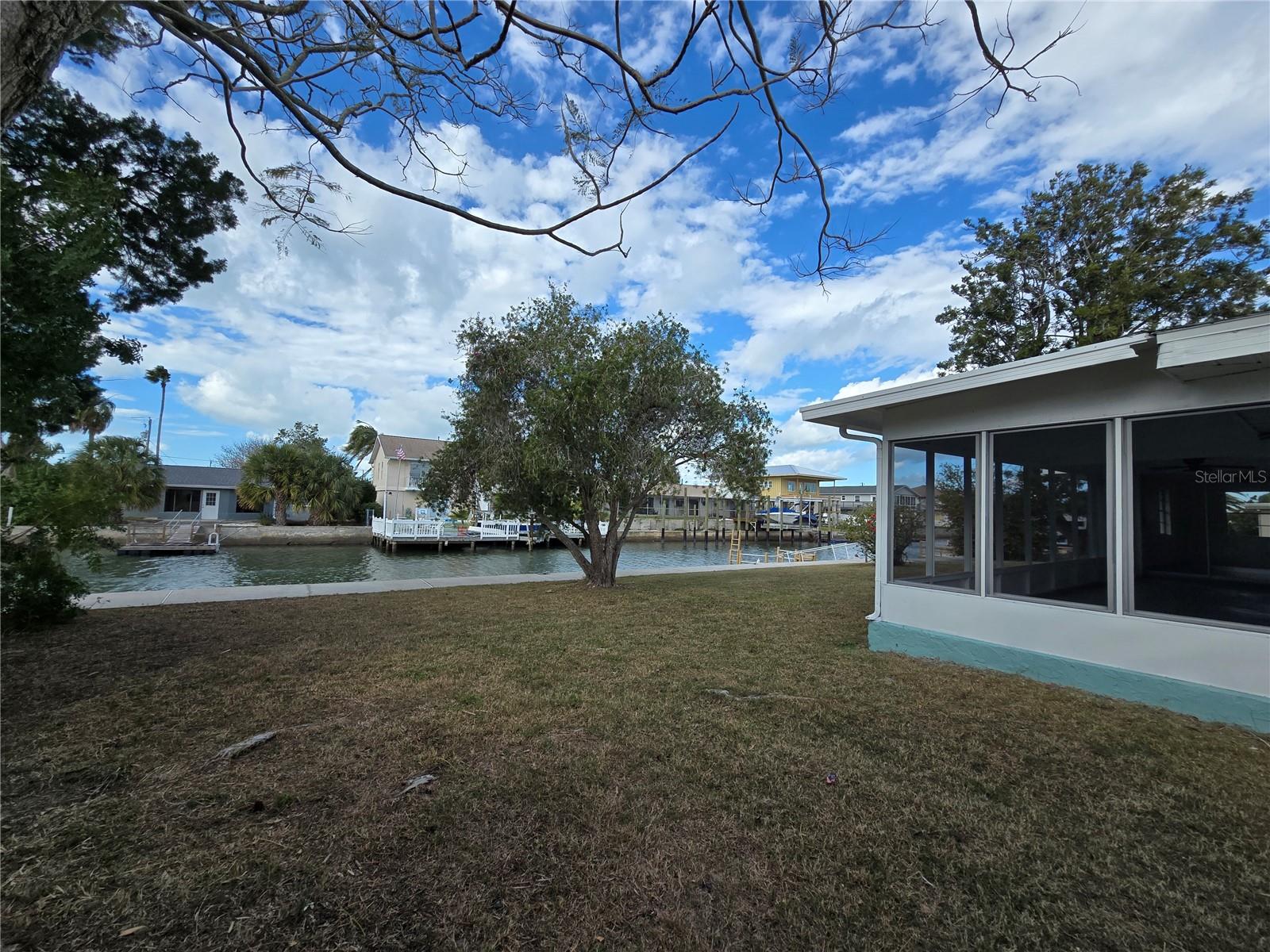 Image 23 of 25 For 13737 Michelle Avenue