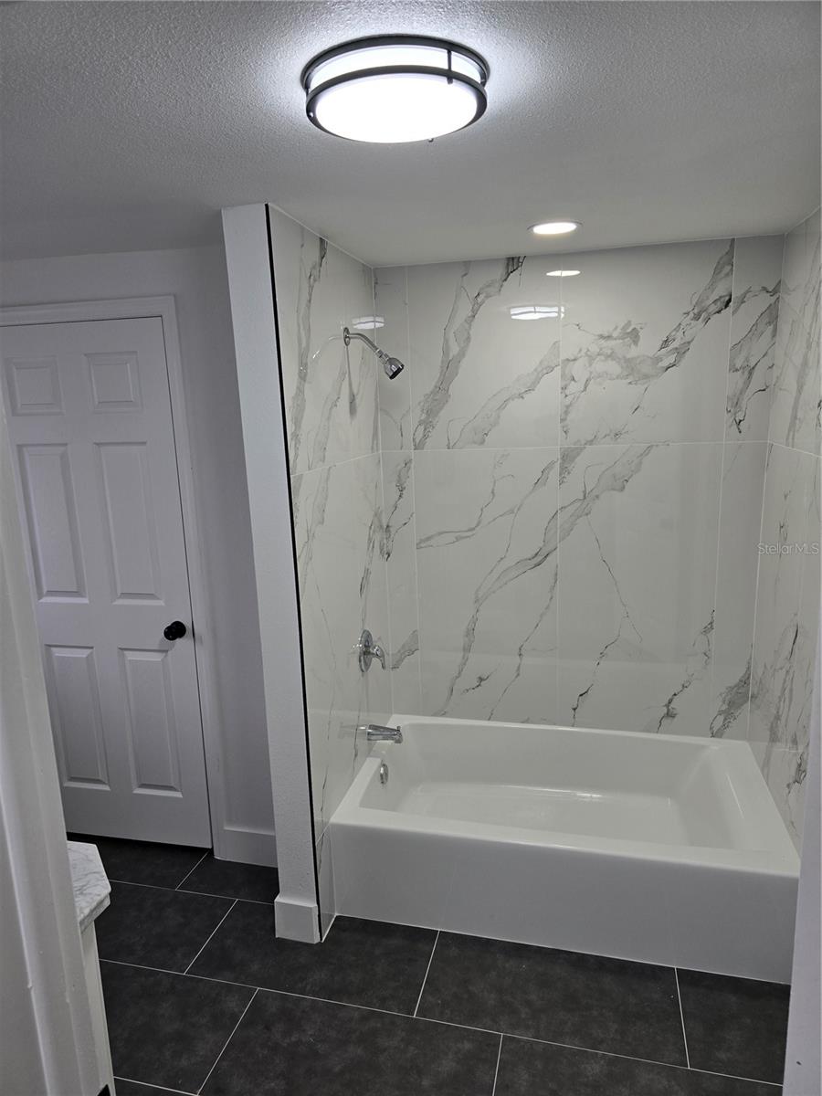 Image 9 of 25 For 13737 Michelle Avenue