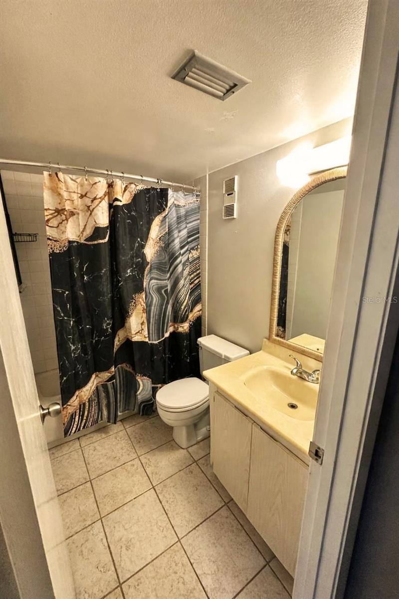 Image 11 of 21 For 130 Jasmine Woods Court 7b