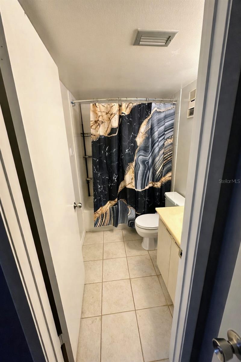 Image 12 of 21 For 130 Jasmine Woods Court 7b