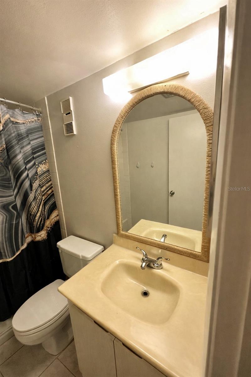 Image 13 of 21 For 130 Jasmine Woods Court 7b