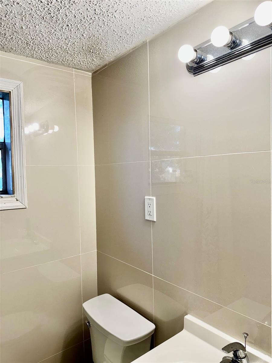 Image 6 of 17 For 5500 65th Terrace N