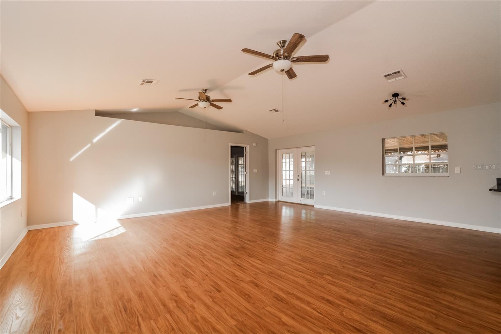 Image 3 of 21 For 1264 Keystone Court