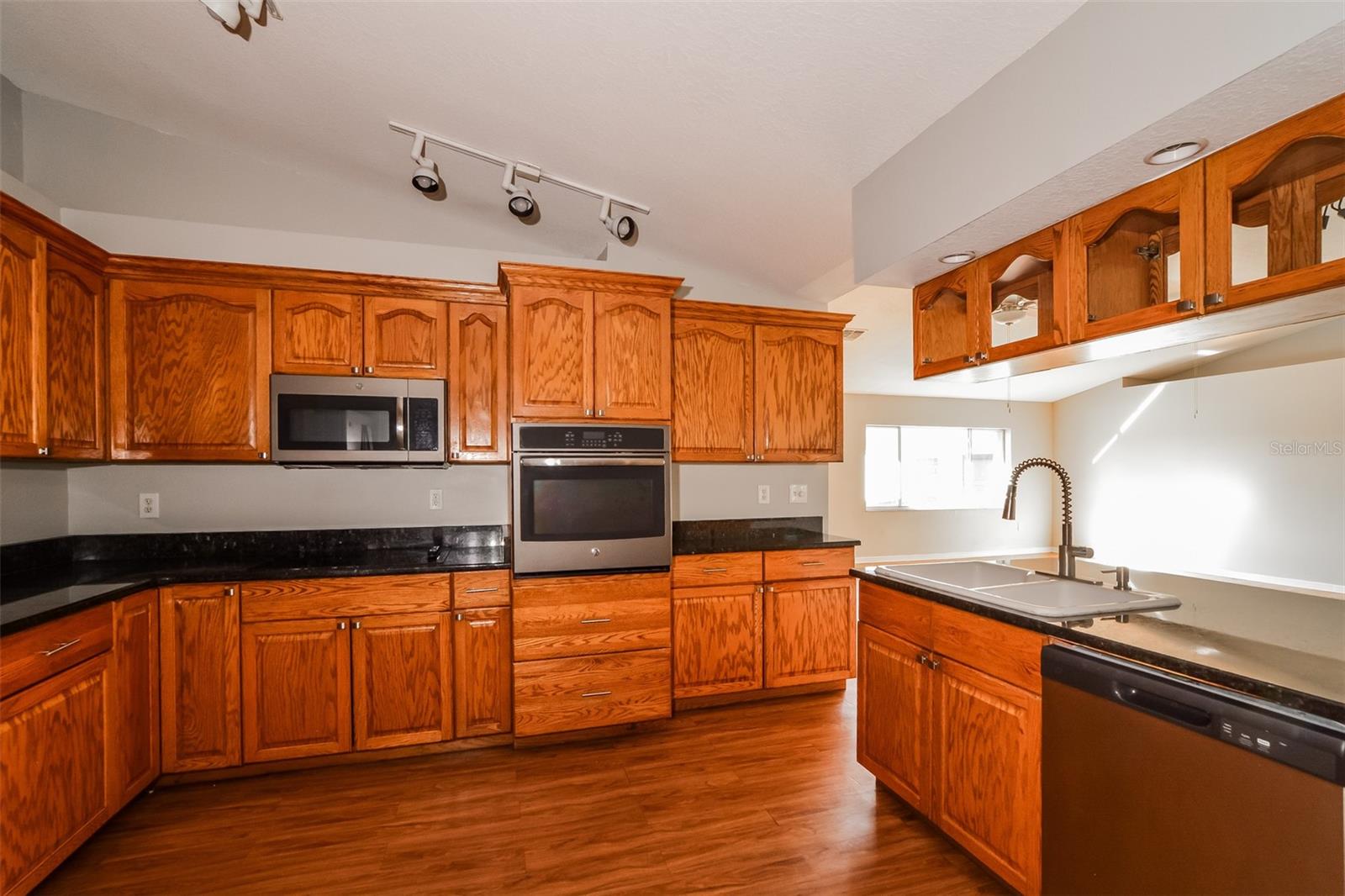 Image 7 of 21 For 1264 Keystone Court