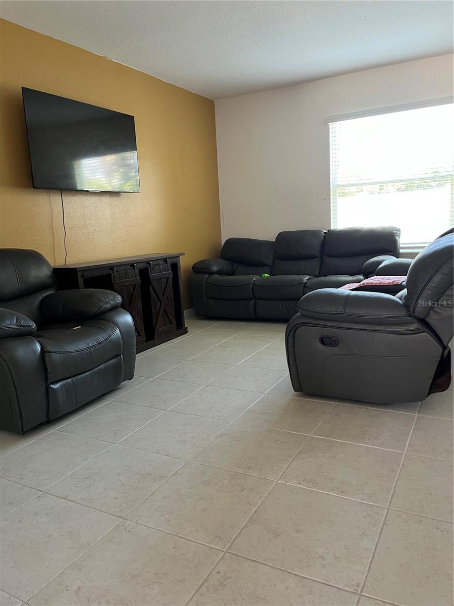 Image 11 of 14 For 4913 Jackson Street