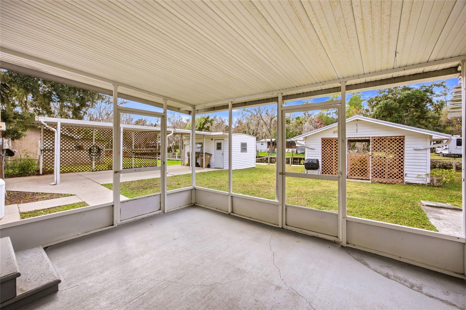 Image 5 of 36 For 56413 Maple Road