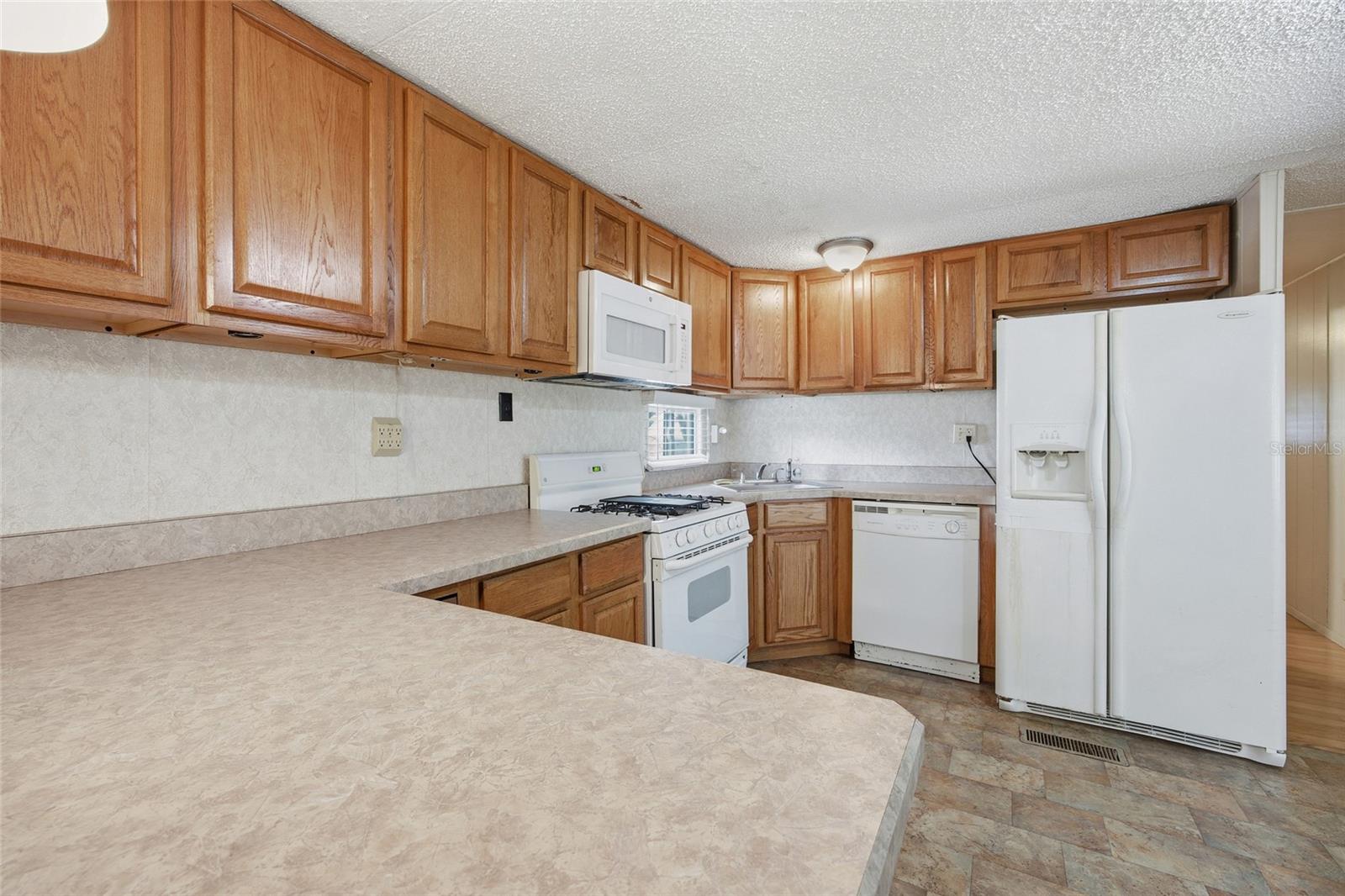 Image 8 of 36 For 56413 Maple Road