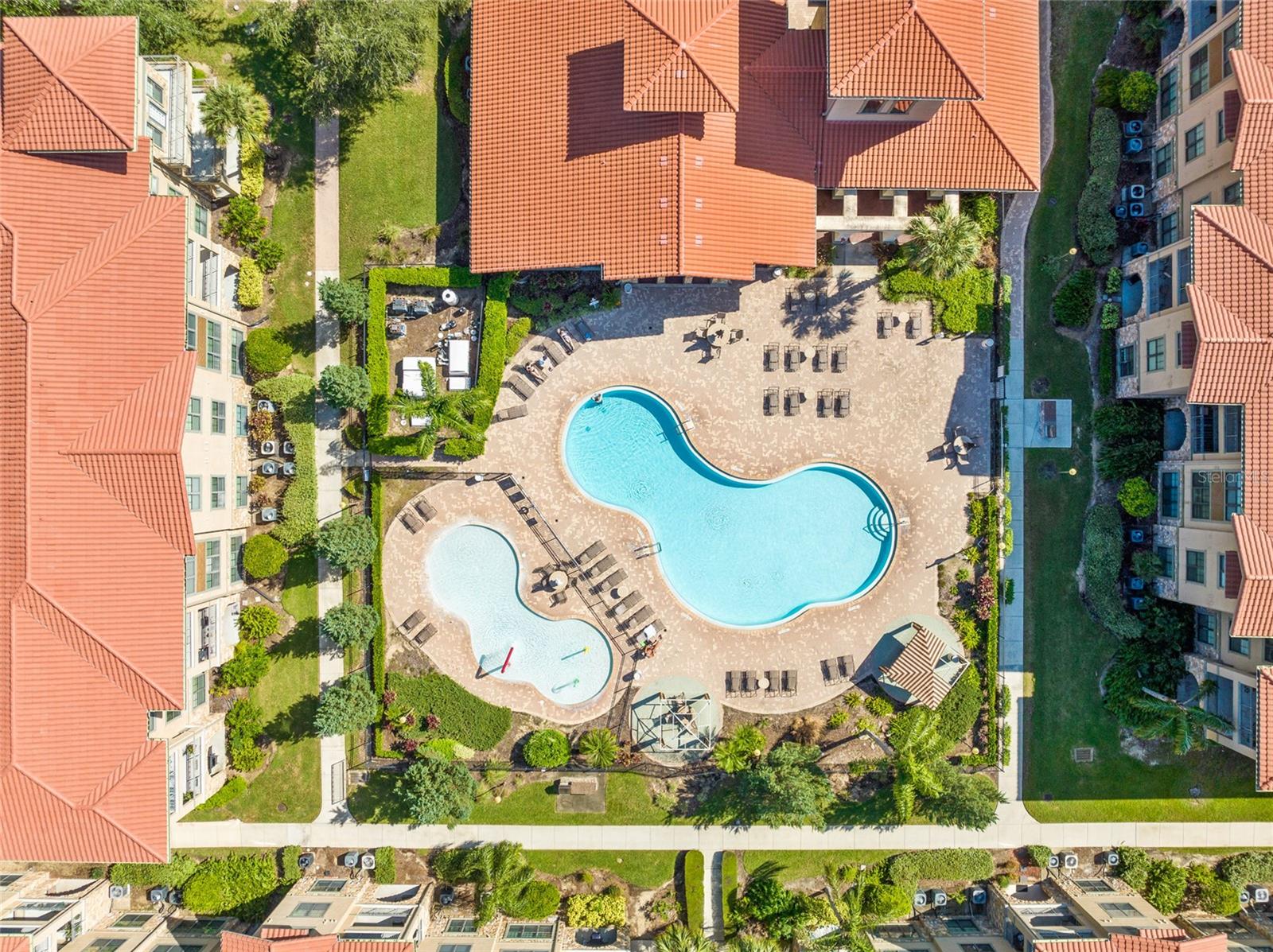 Image 21 of 29 For 906 Charo Parkway 433