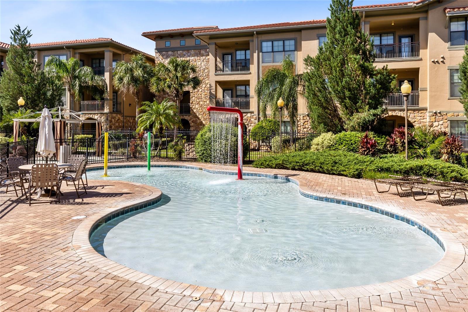 Image 26 of 29 For 906 Charo Parkway 433