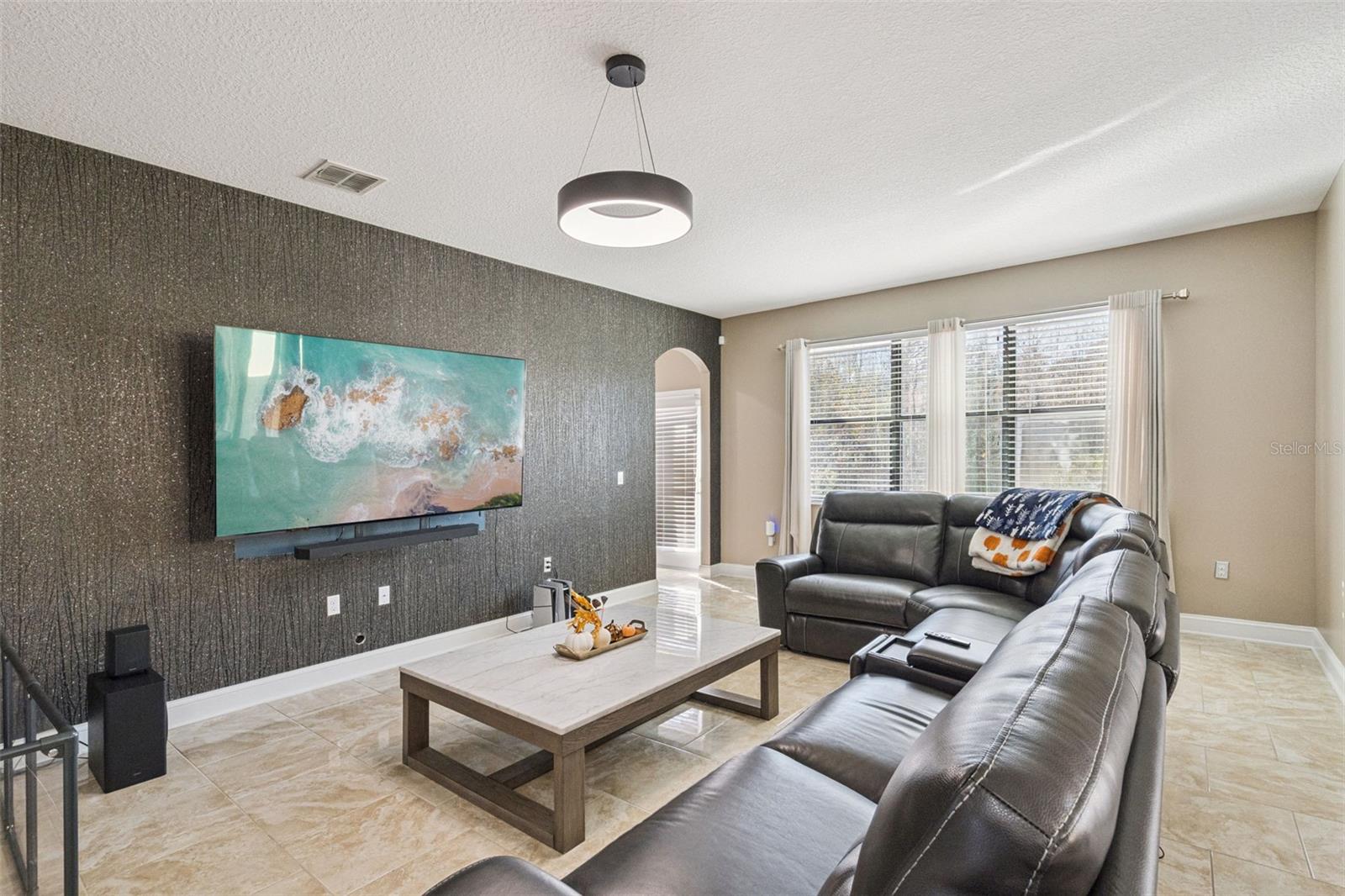 Image 10 of 58 For 10013 Armando Circle