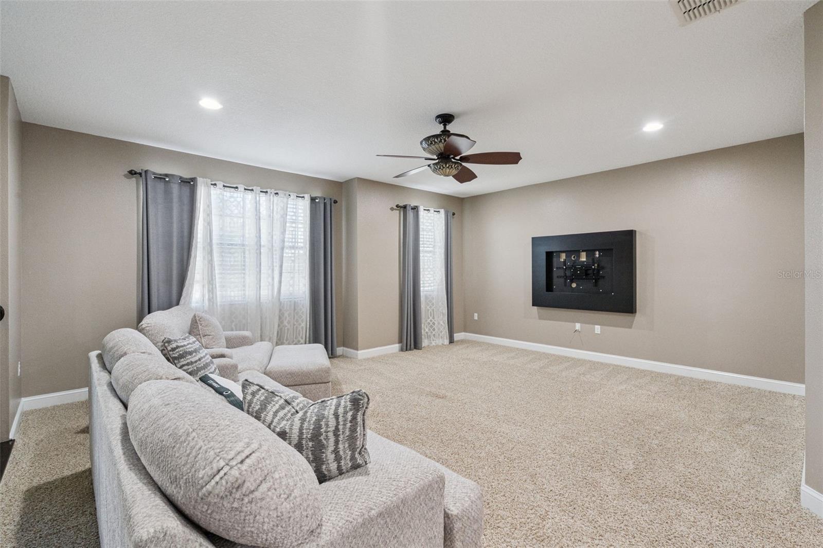 Image 17 of 58 For 10013 Armando Circle