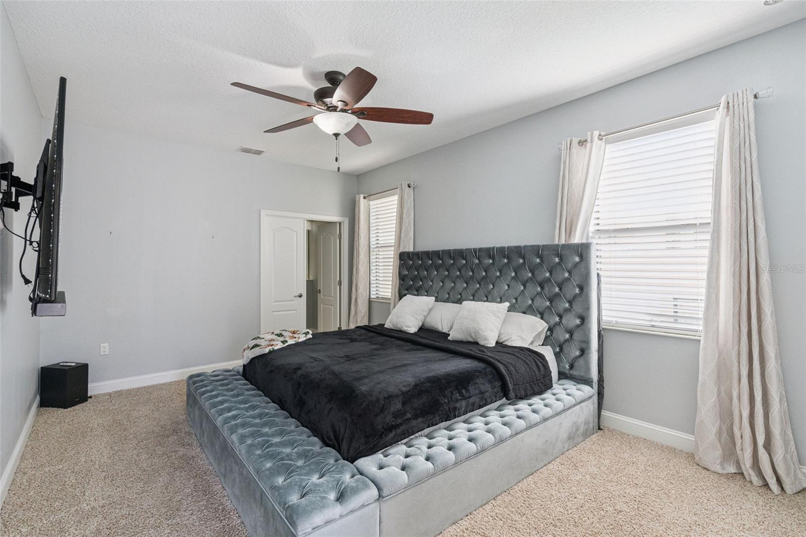 Image 22 of 58 For 10013 Armando Circle