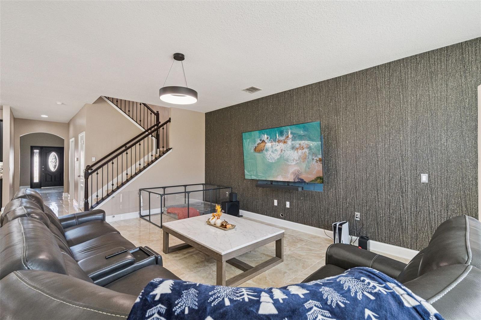 Image 9 of 58 For 10013 Armando Circle